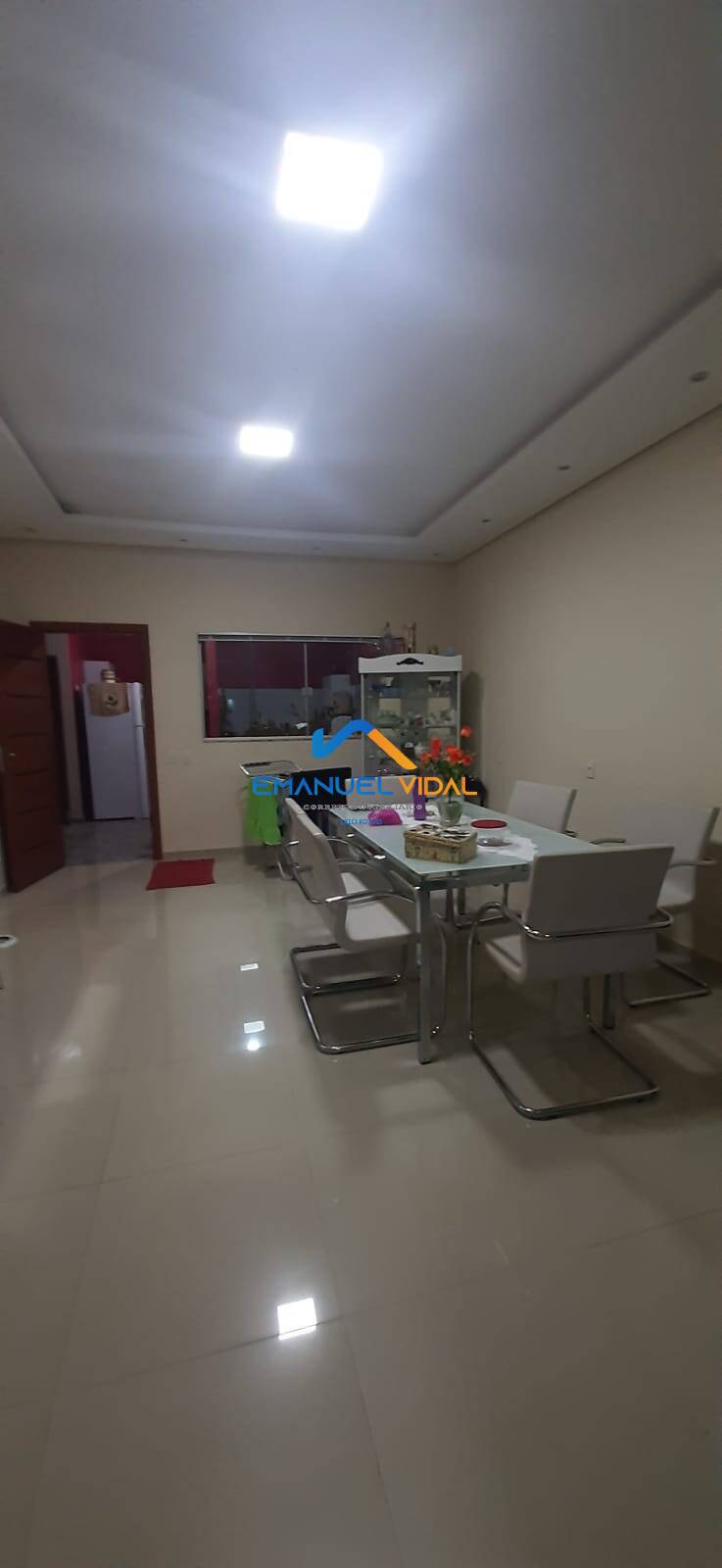 Casa à venda com 3 quartos, 232m² - Foto 8