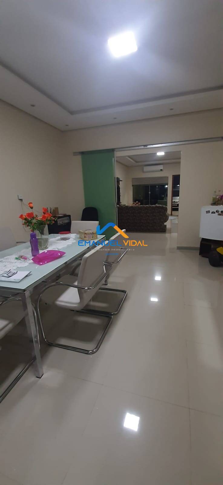 Casa à venda com 3 quartos, 232m² - Foto 7